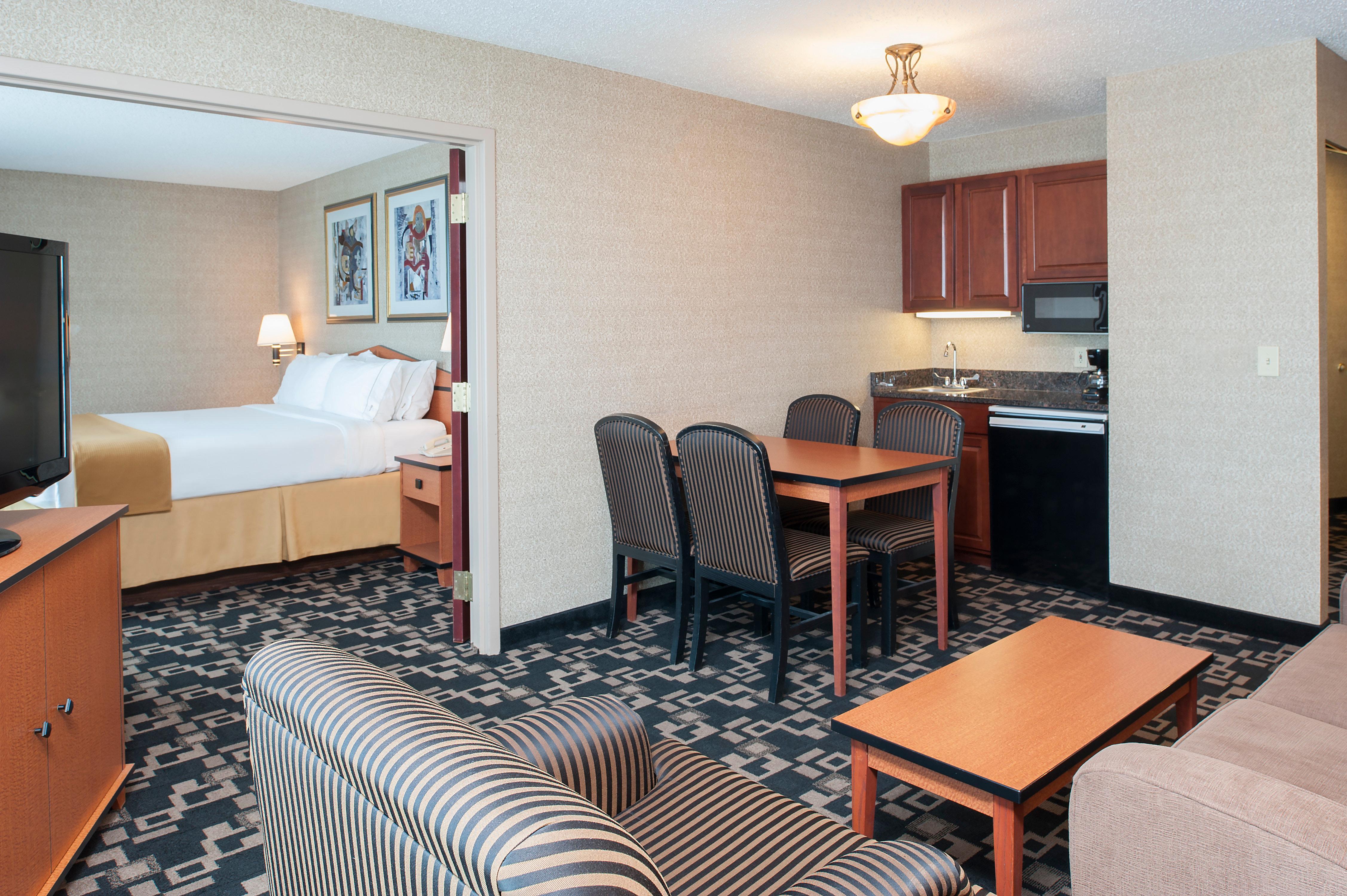 Holiday Inn Express Hotel & Suites Greenwood Kültér fotó