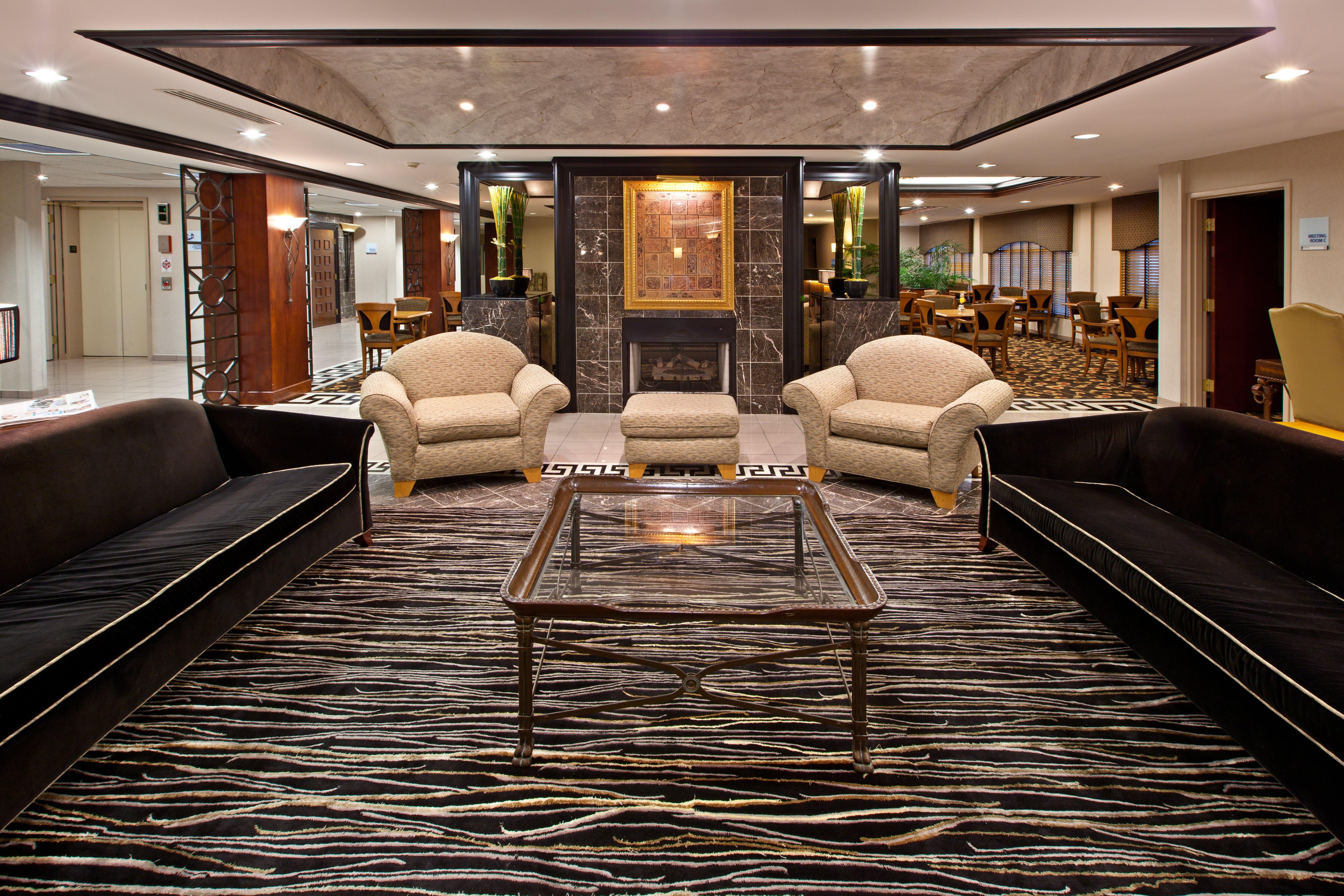 Holiday Inn Express Hotel & Suites Greenwood Beltér fotó