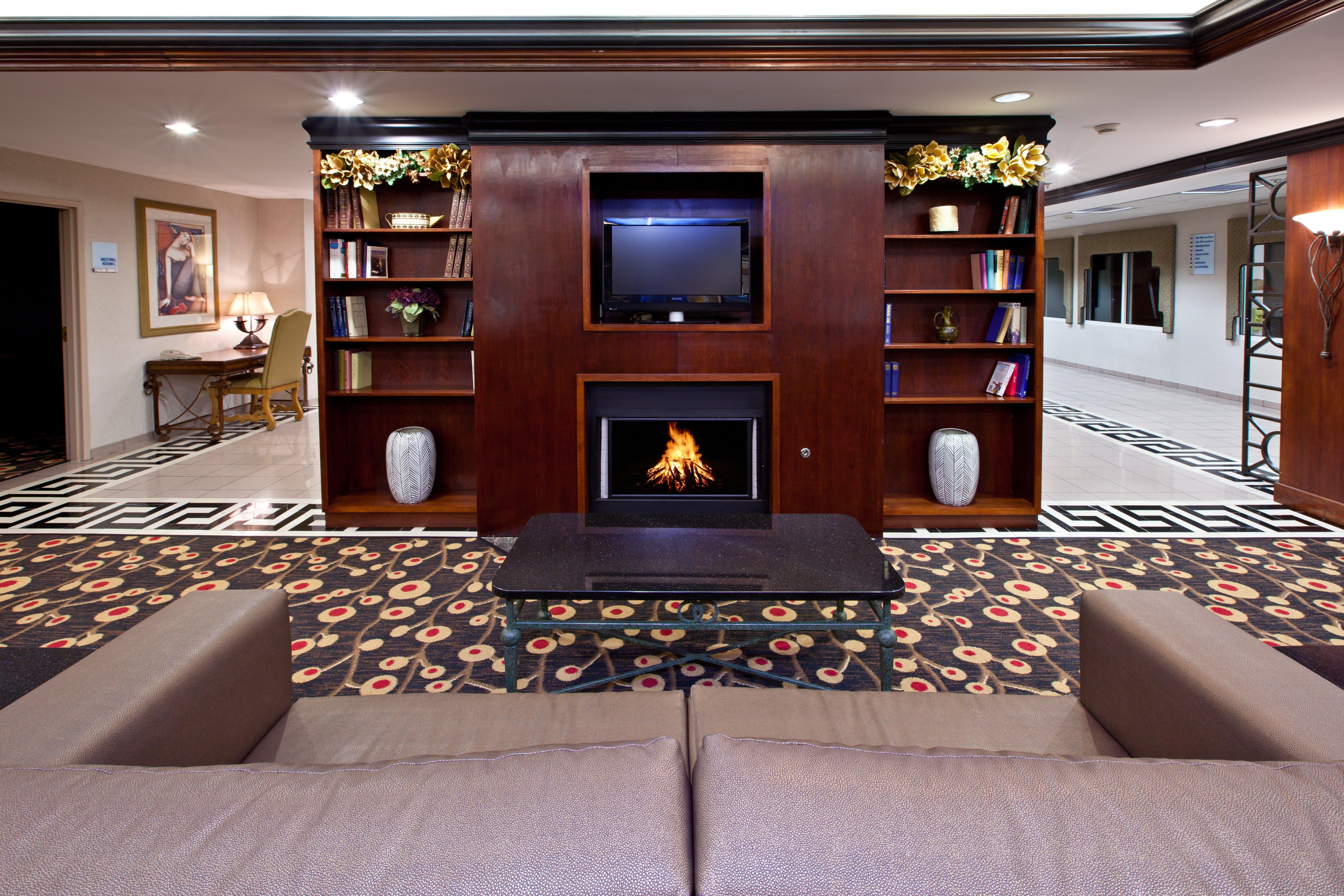 Holiday Inn Express Hotel & Suites Greenwood Beltér fotó