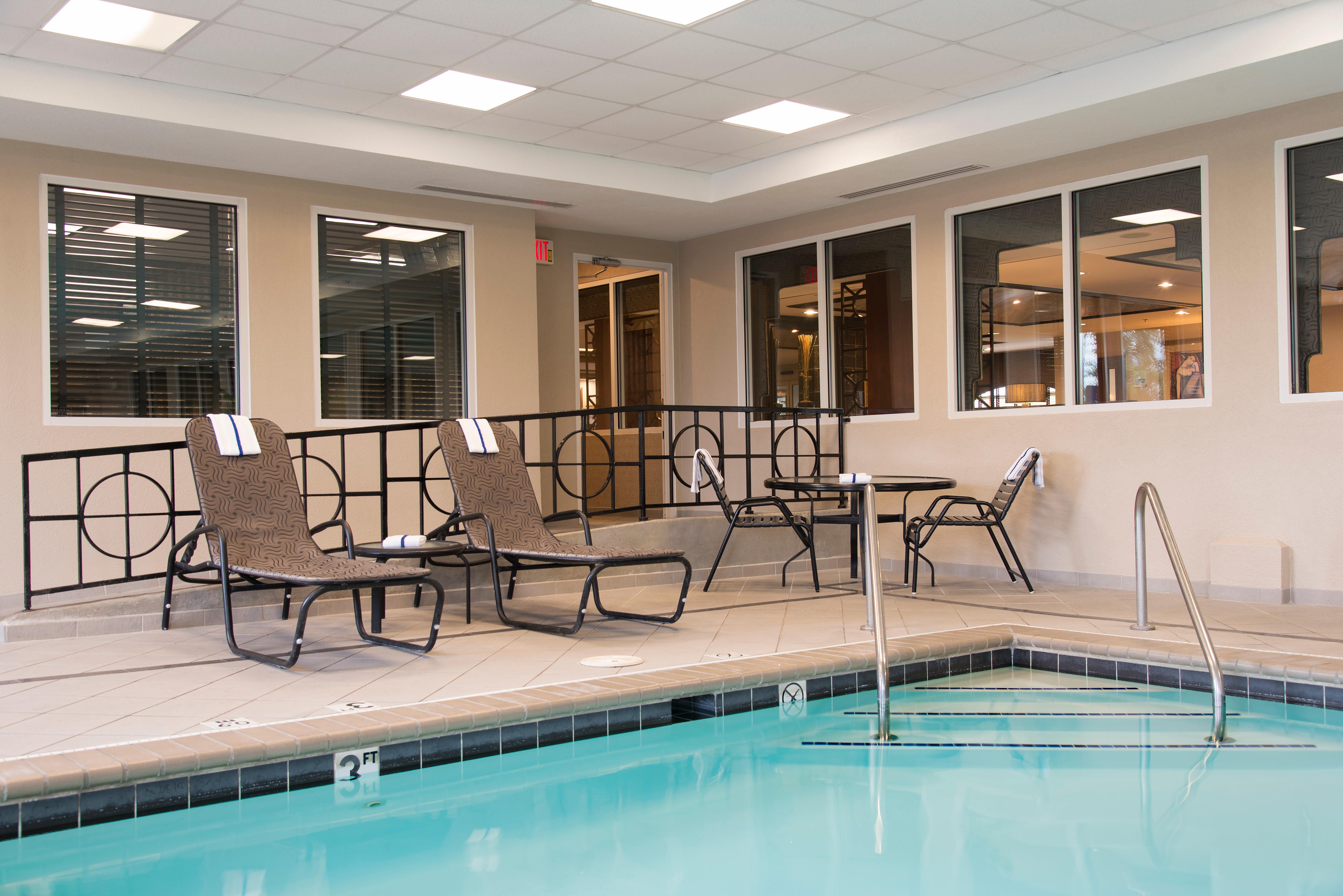 Holiday Inn Express Hotel & Suites Greenwood Kültér fotó