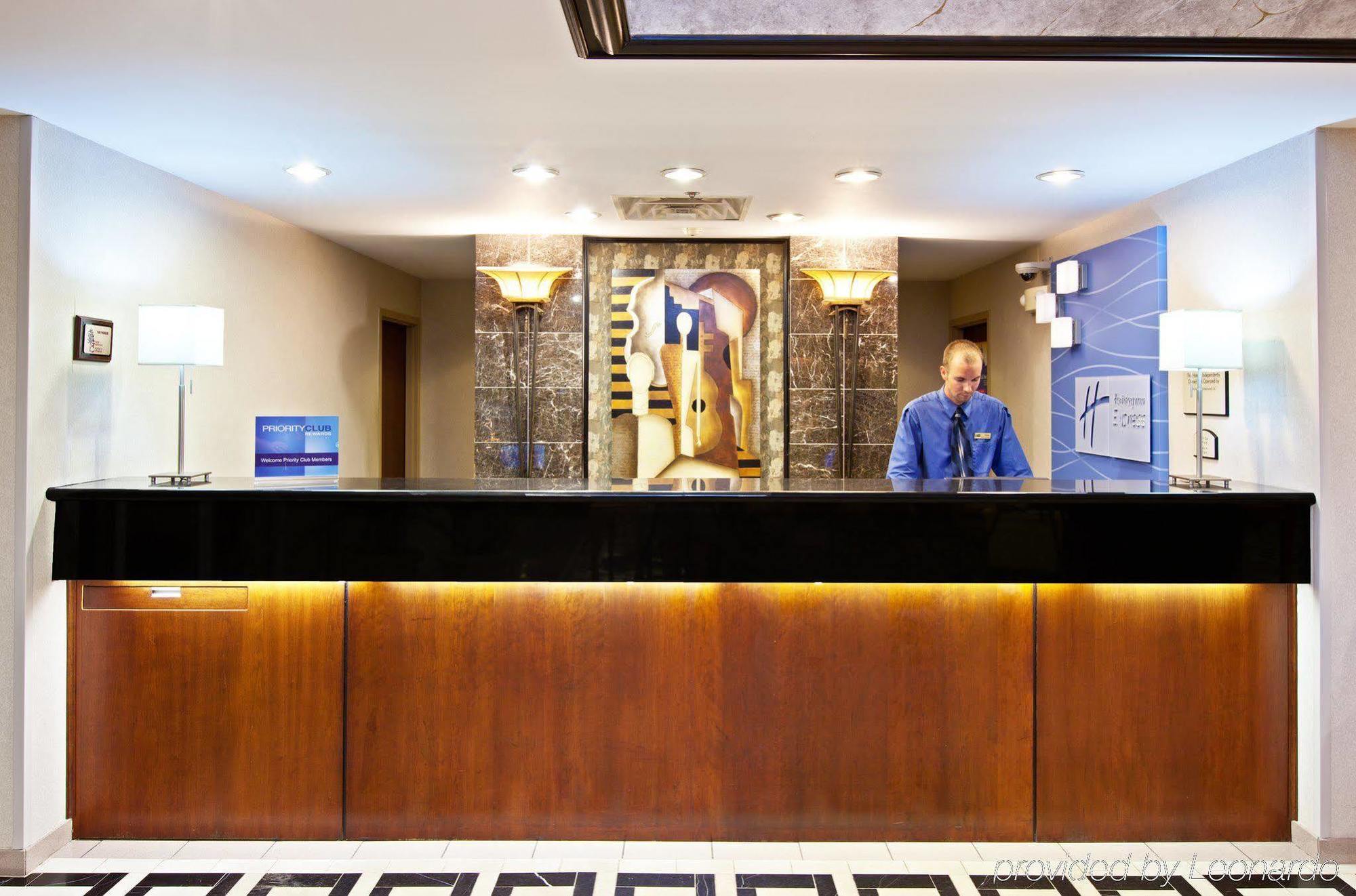 Holiday Inn Express Hotel & Suites Greenwood Beltér fotó