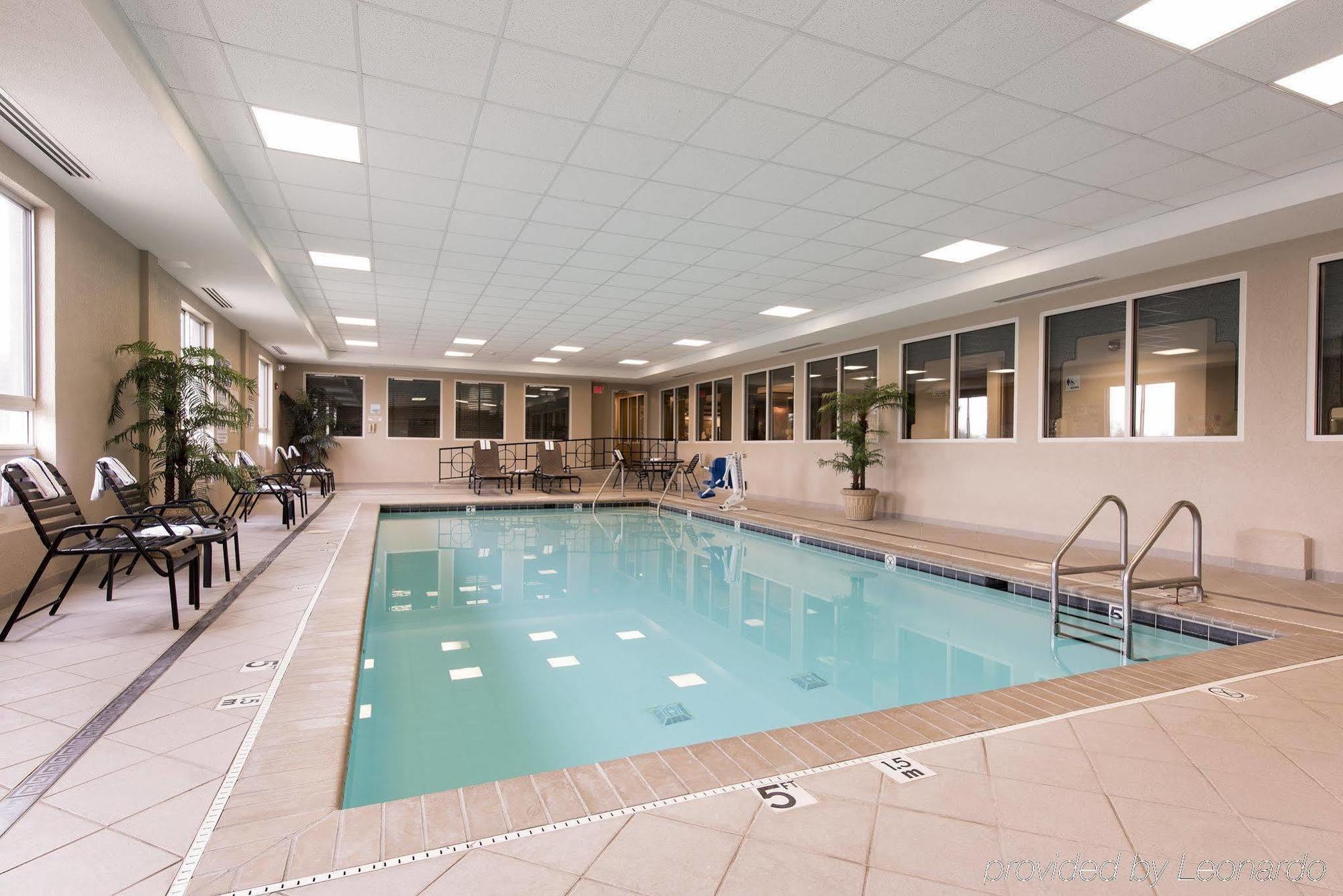 Holiday Inn Express Hotel & Suites Greenwood Kültér fotó